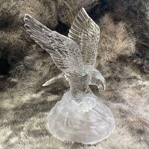 Vintage Crystal d'Arques Decorative
Hunting Bald Eagle With Fish.